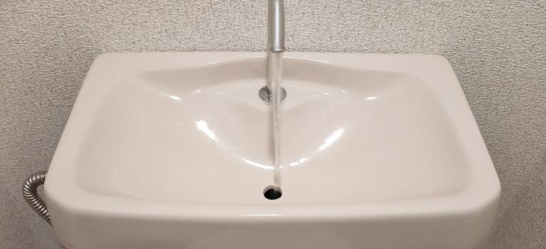 家族の暮らしを支える洗面台選びとメンテナンスで実現する快適水回り空間